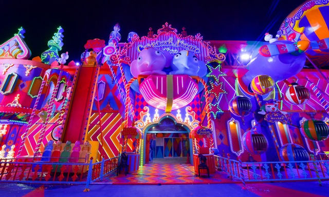 Vé vào cửa Carnival Magic Phuket